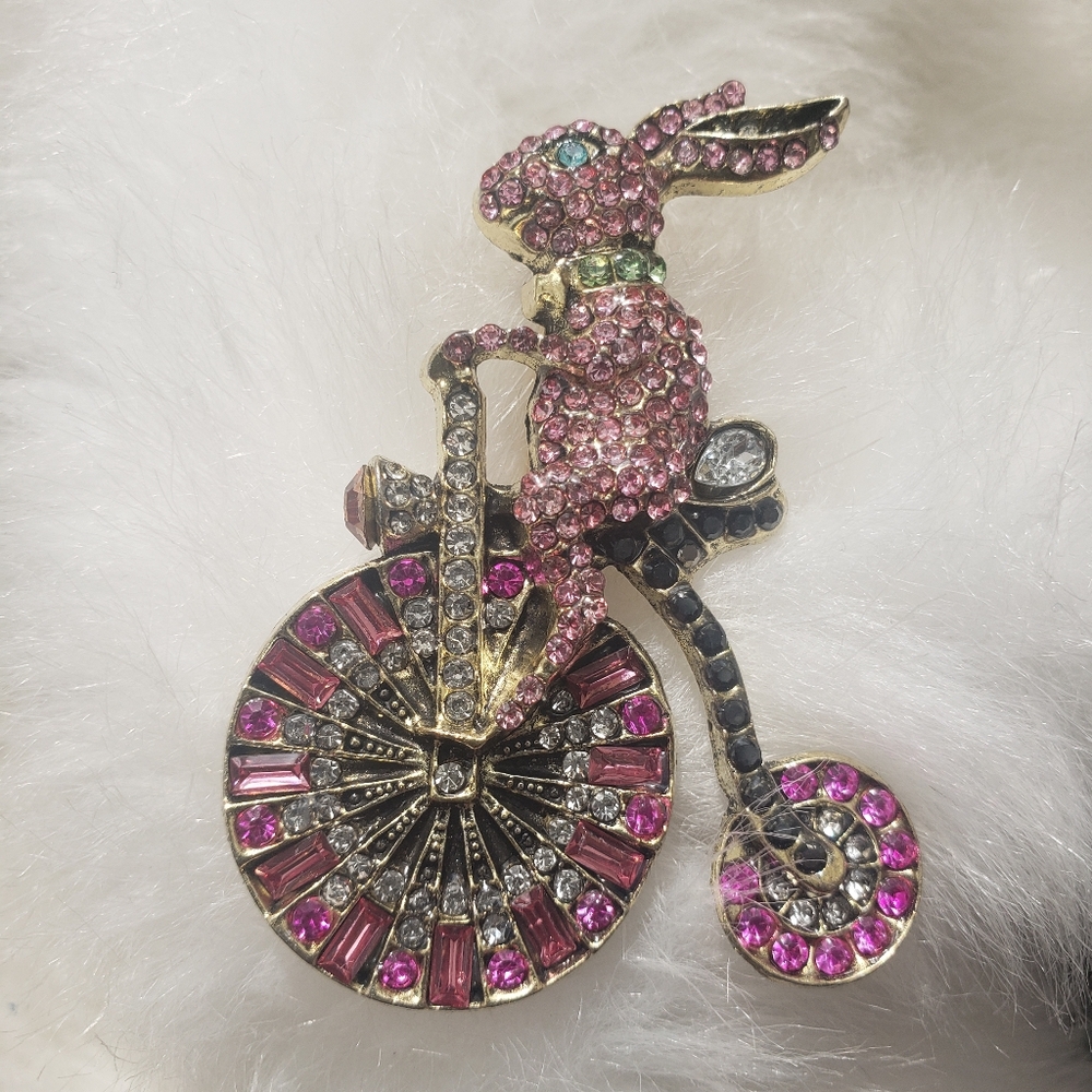 Bicycle Riding Bunny Brooch - Picture 6 of 6